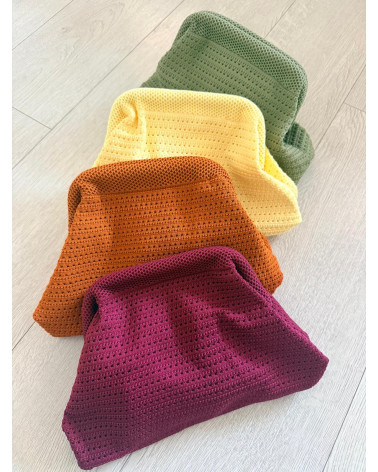 BOLSO CLUTCH PERFORADO COLORS
