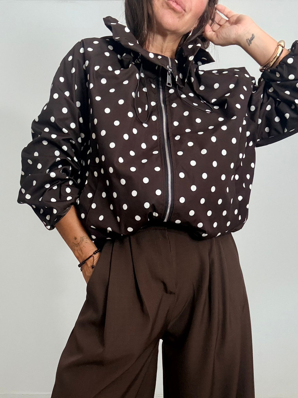 CHAQUETA CORTA LUNARES