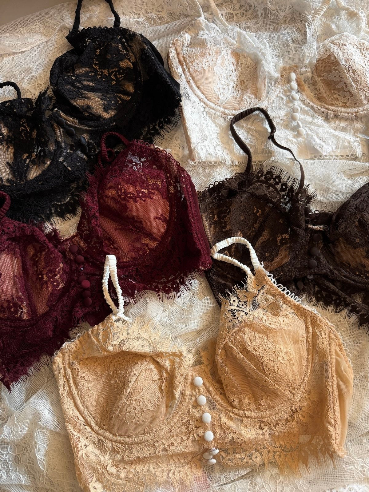 BRALETTE ENCAJE BOTONCITOS