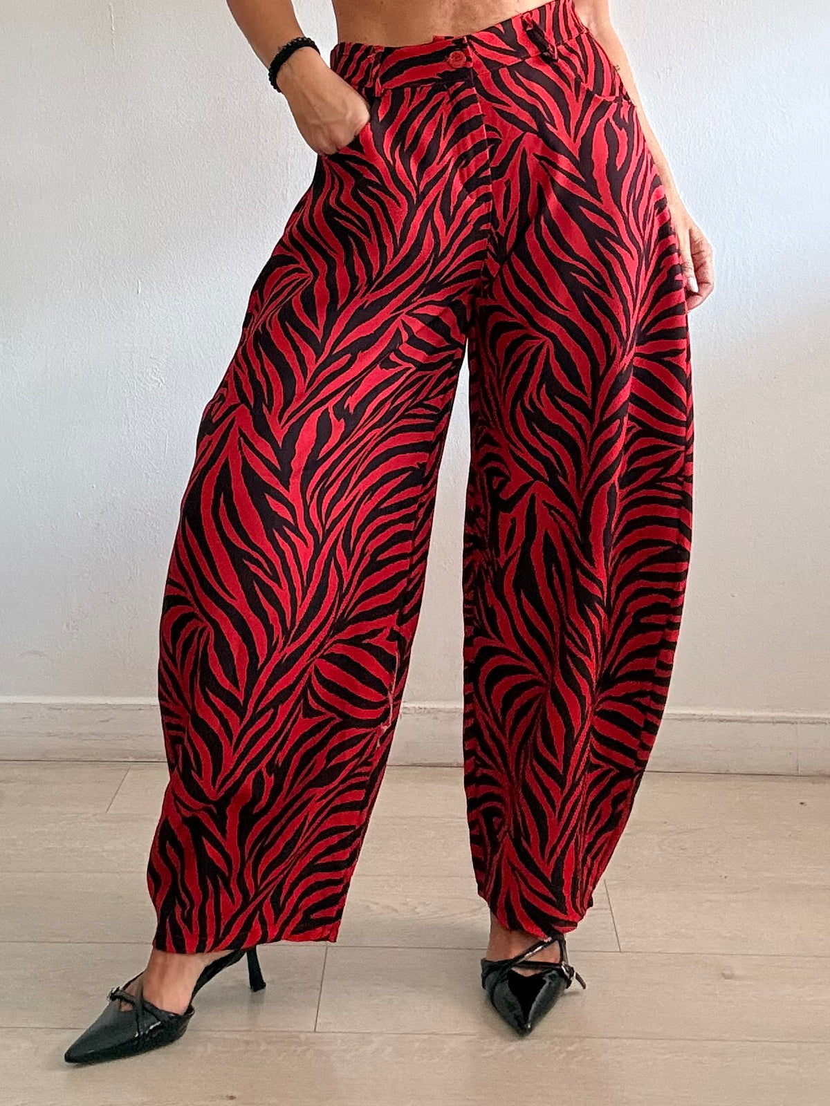 Pantalón balloon cebra rojo