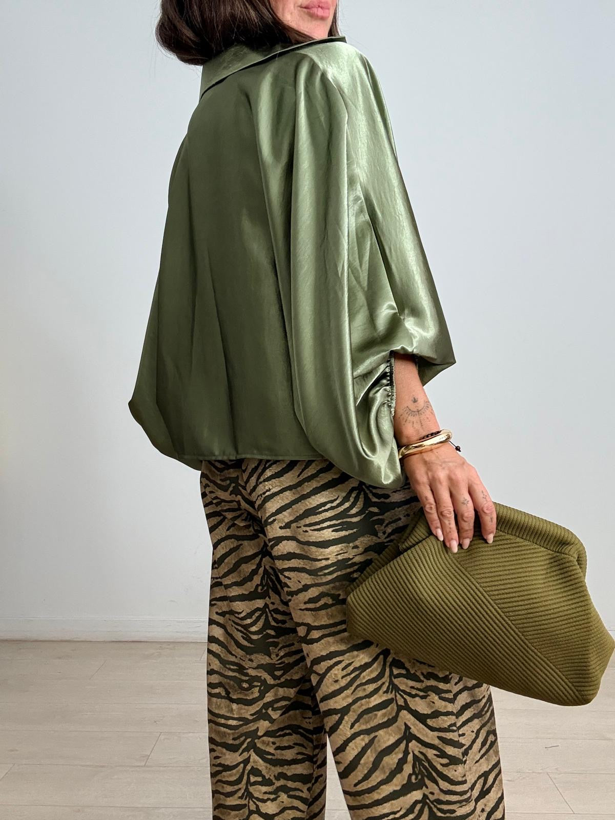BLUSA OVERSIZE SATÉN