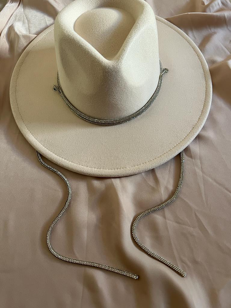 SOMBRERO CUERDAS BRILLOS