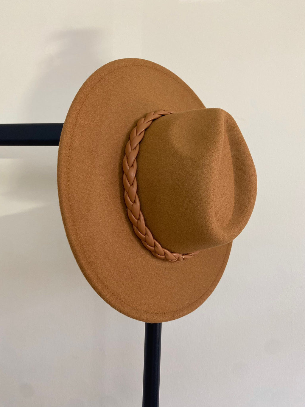 SOMBRERO TRENZA POLIPIEL