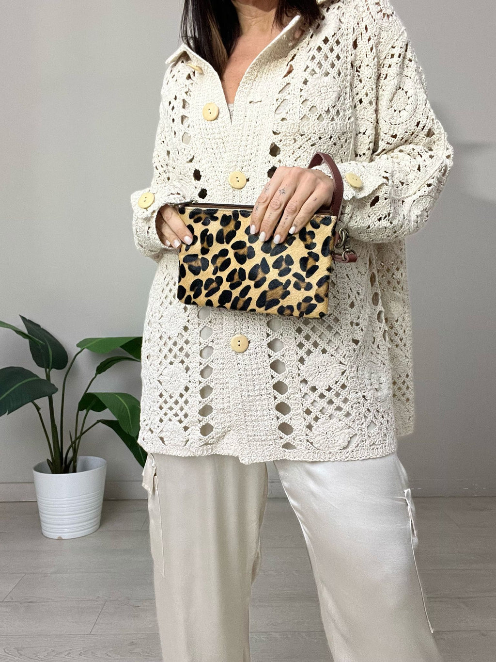 BOLSO MANO PIEL LEOPARDO PEQUEÑO