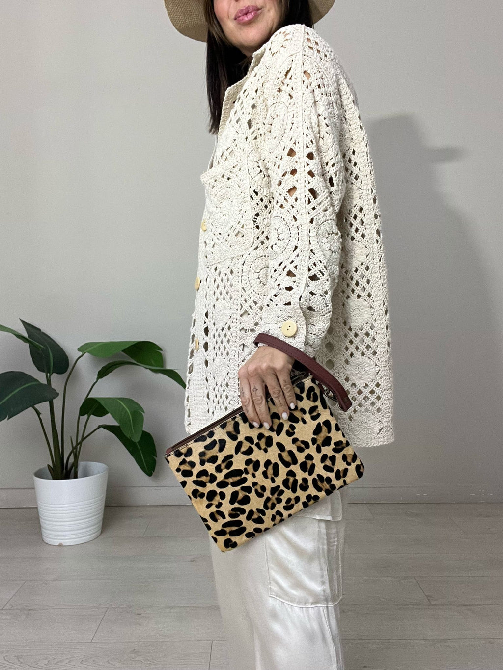 BOLSO MANO PIEL LEOPARDO GRANDE