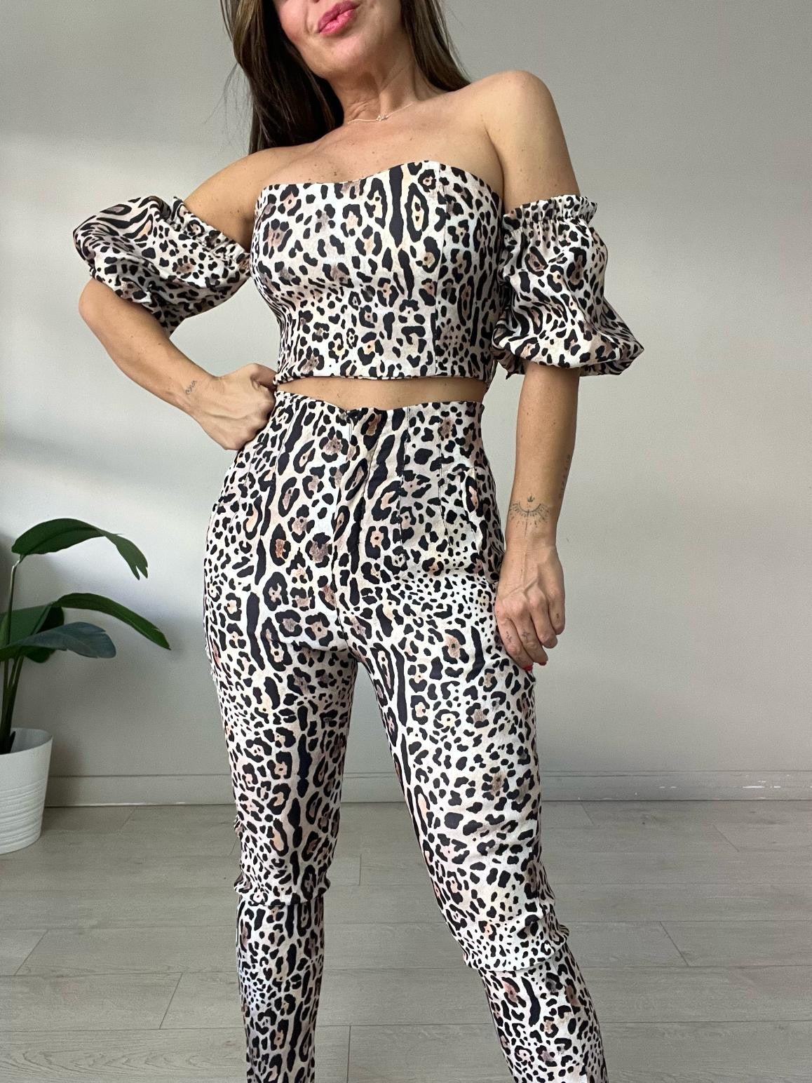 TOP ISABELLA LEOPARDO