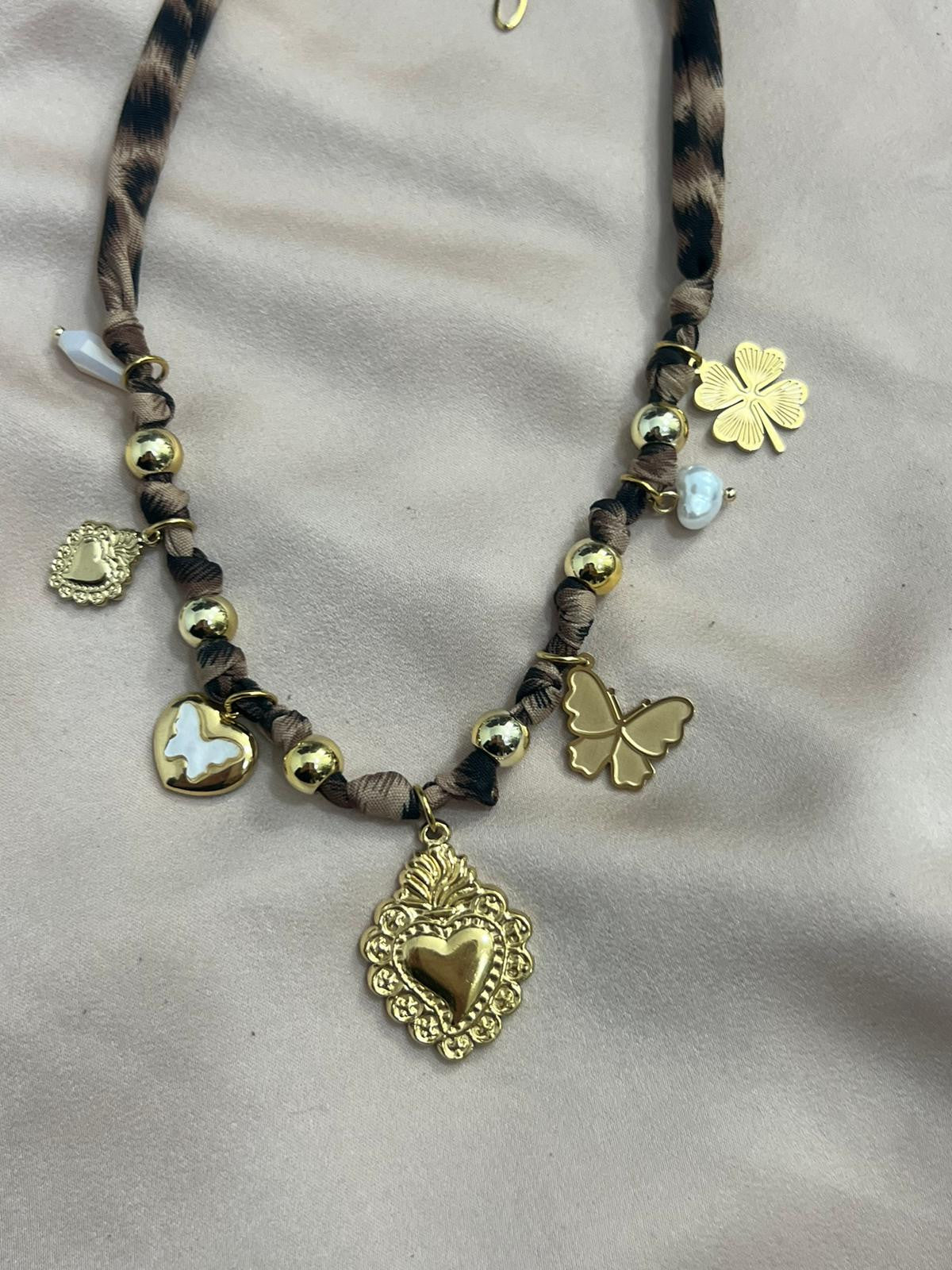 COLLAR LEOPARDO + ABALORIOS DORADOS