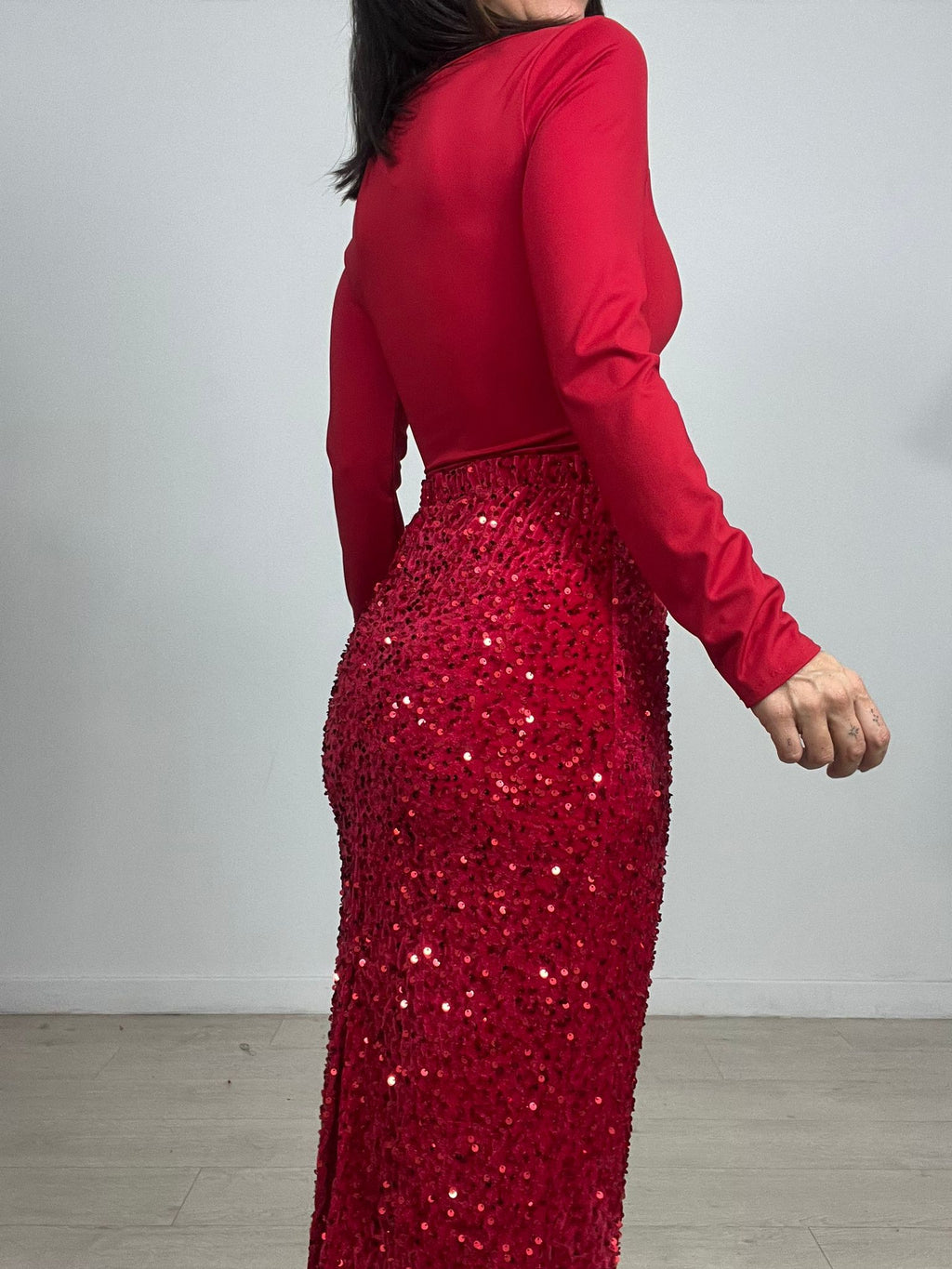 FALDA MIDY TERCIOPELO Y LENTEJUELAS