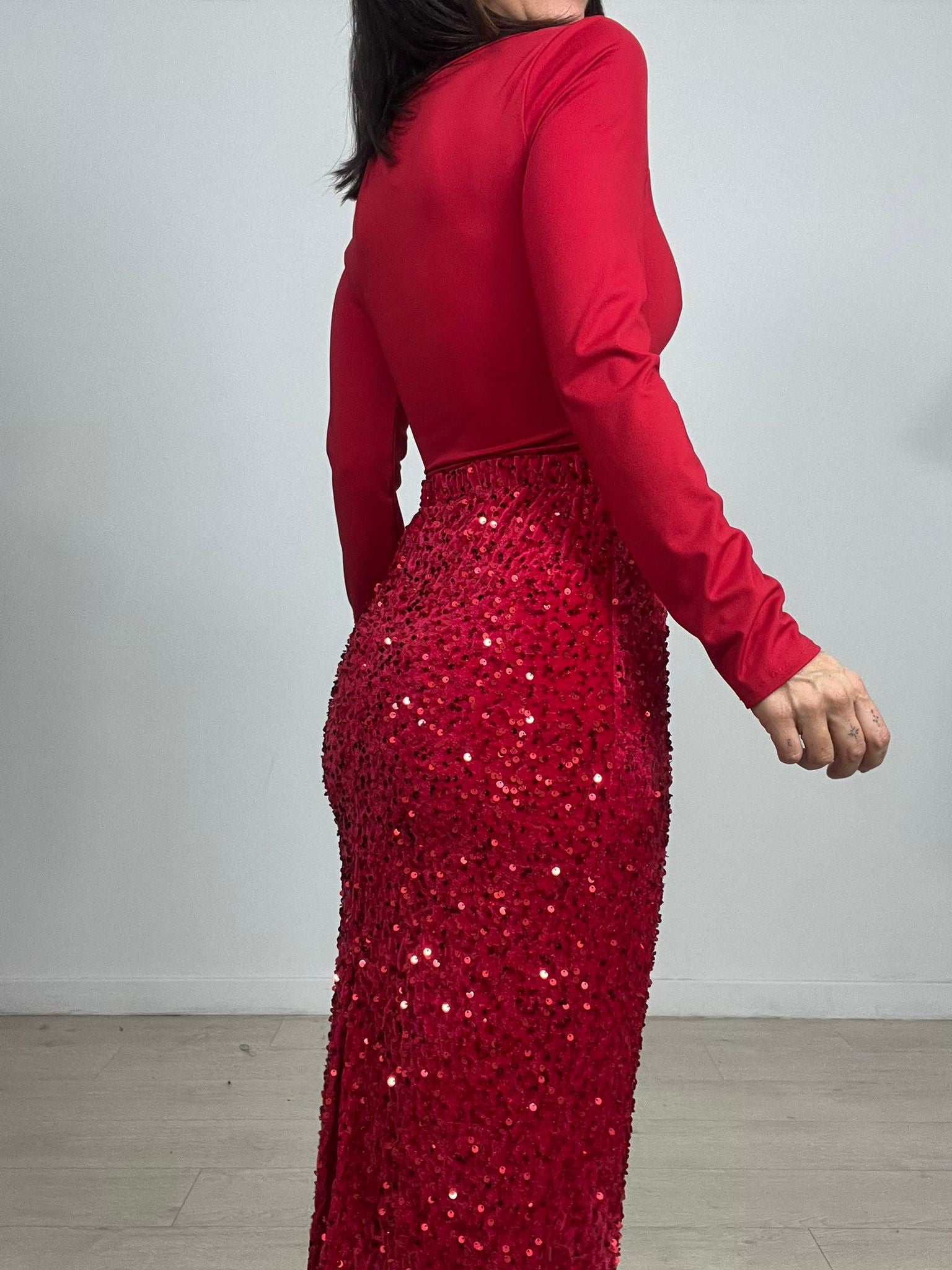 FALDA MIDY TERCIOPELO Y LENTEJUELAS