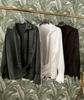 BLUSA SATINADA + BOTON CRUZADO