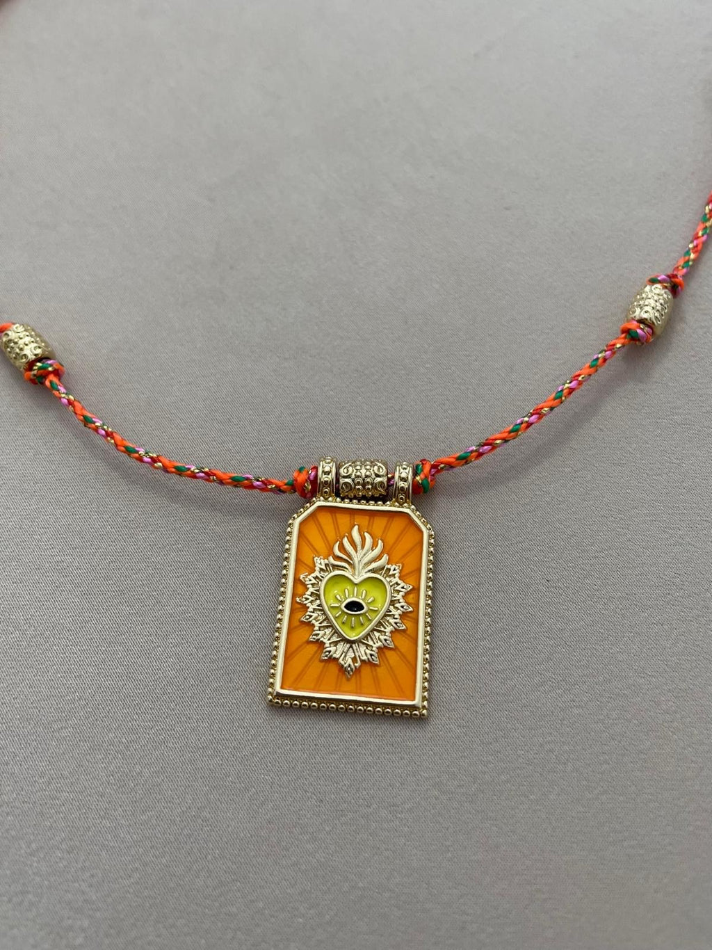 COLLAR ORANGE HEART