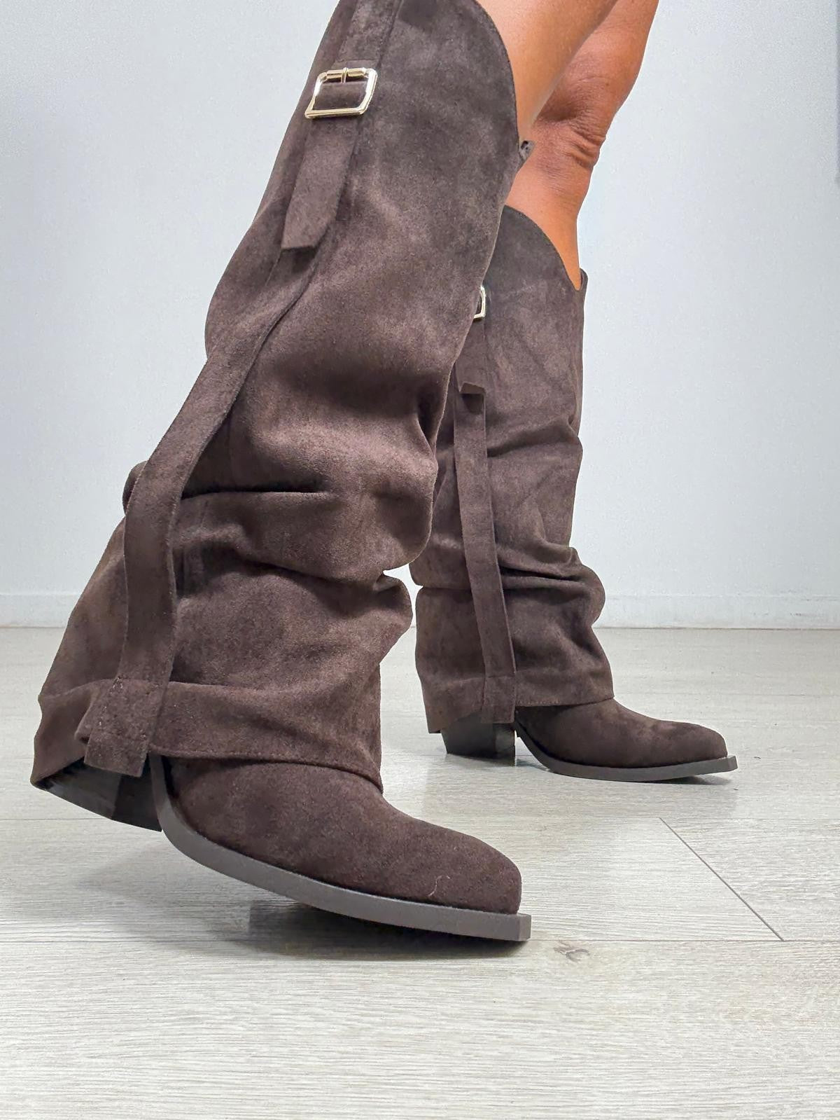 BOTA ALTA BROWN HEBILLA