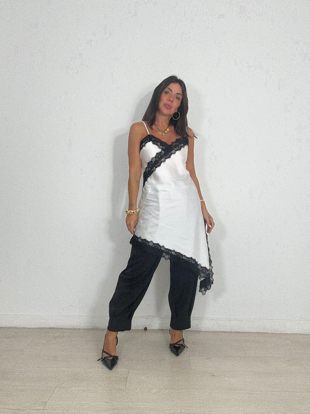VESTIDO LENCERO ASIMÉTRICO