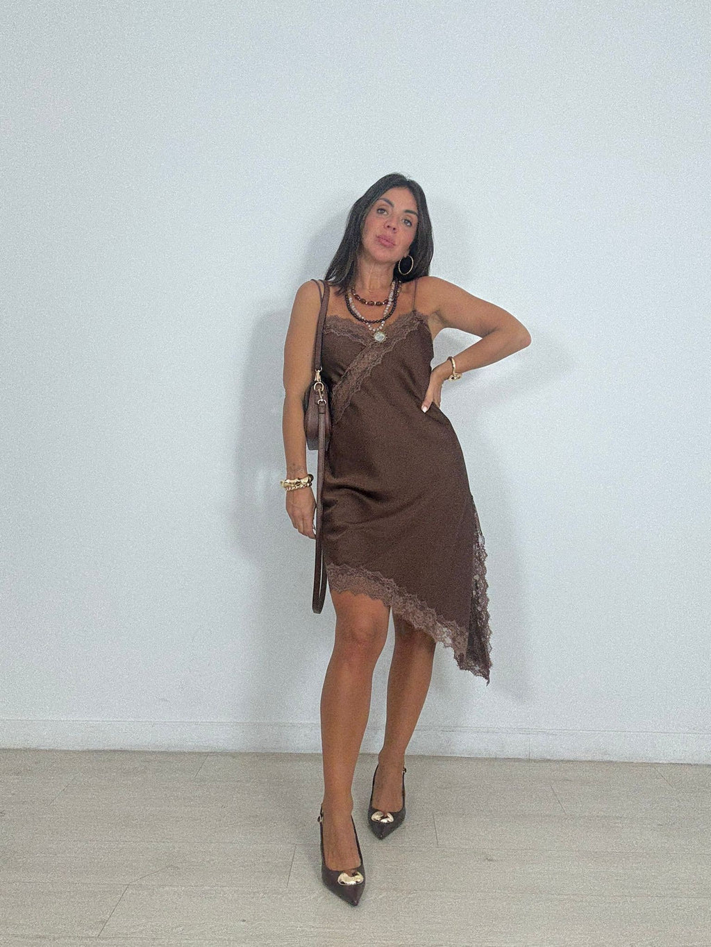 VESTIDO LENCERO ASIMÉTRICO