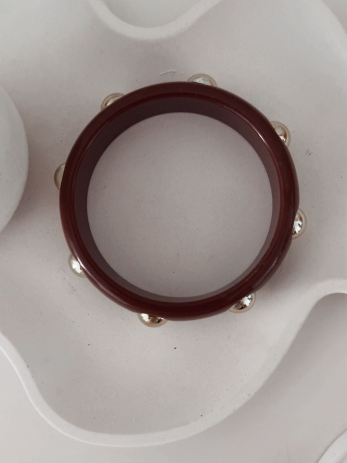 PULSERA FINA MARRON+TACHAS