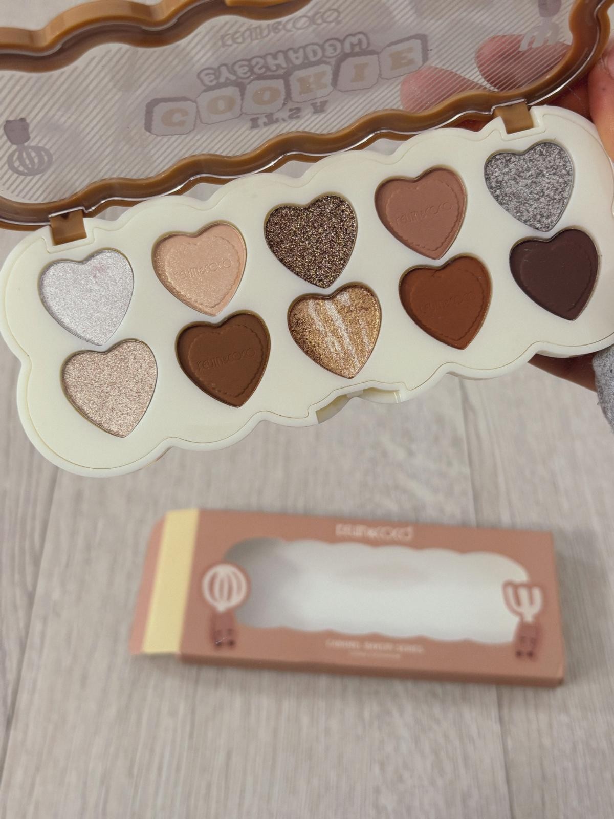 PALETA SOMBRAS CARAMELO Y COOKIE 10 COLORES