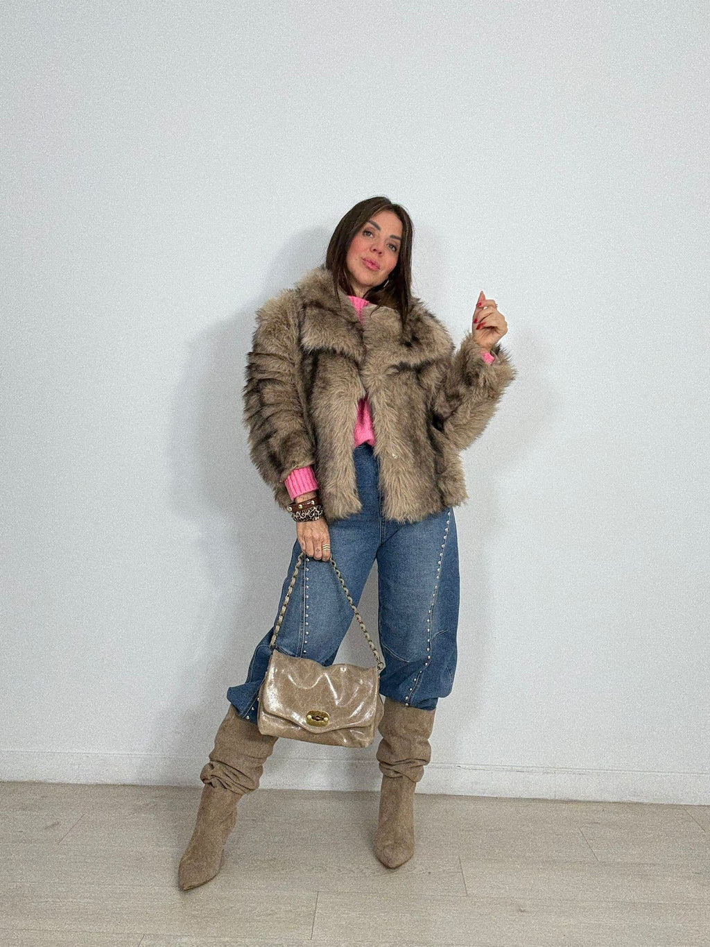 BOLSO PIEL TACHAS LATERAL