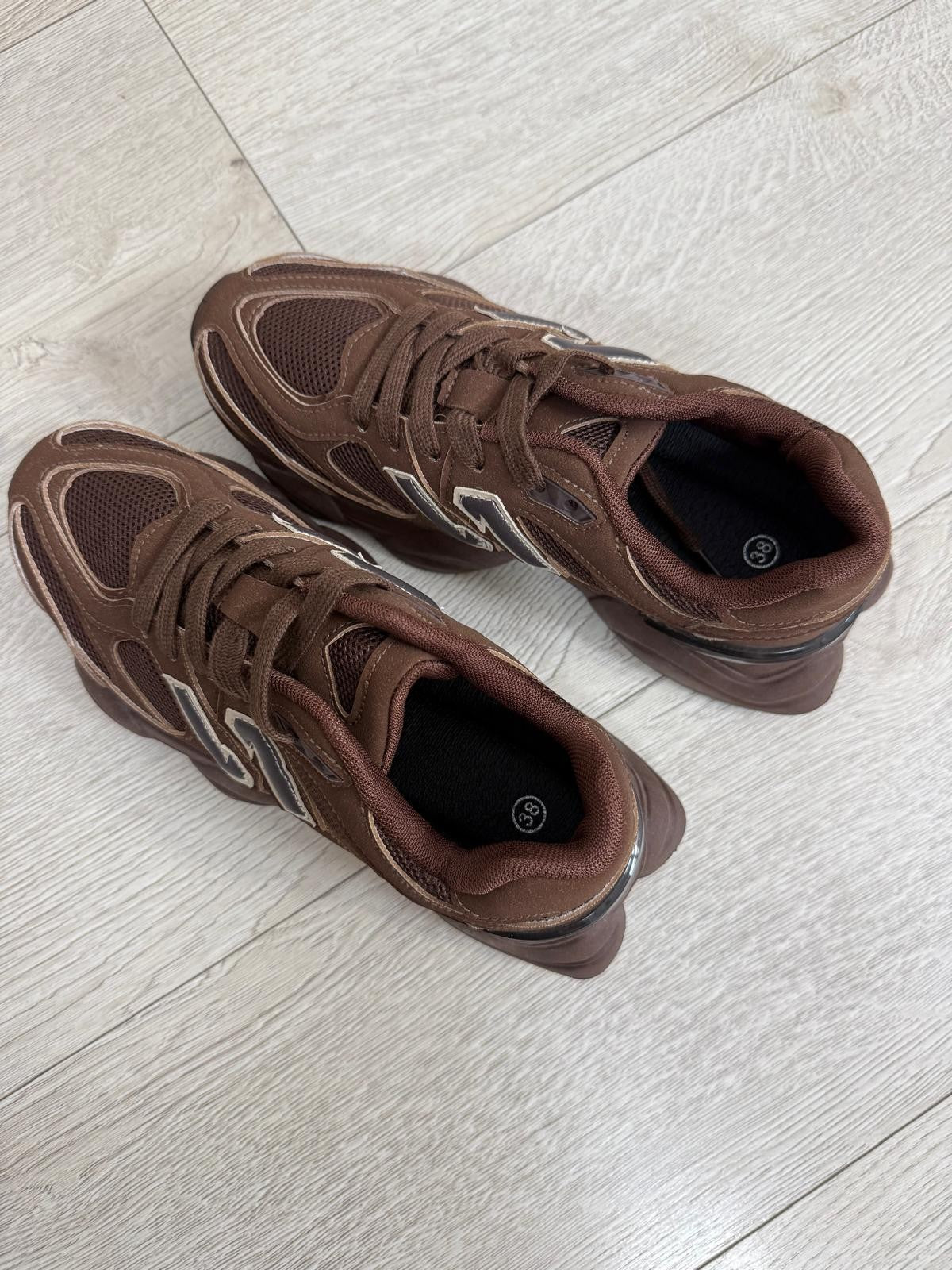 DEPORTIVAS N MARRÓN