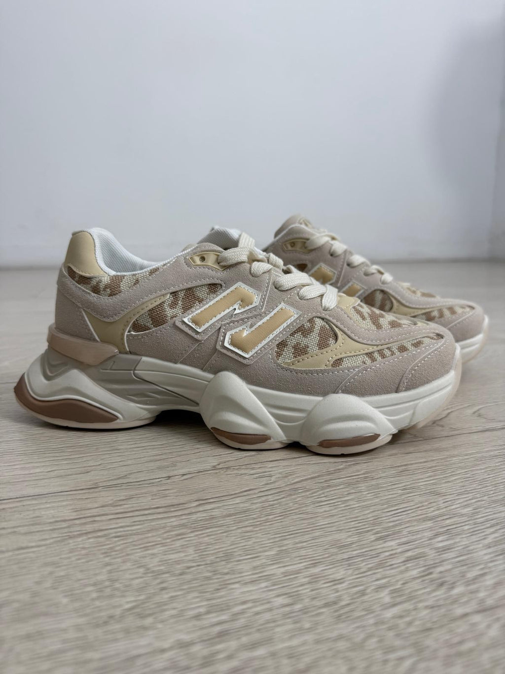 DEPORTIVAS N BEIGE / LEOPARDO