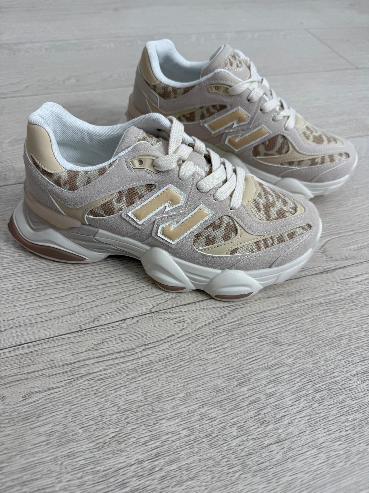 DEPORTIVAS N BEIGE / LEOPARDO