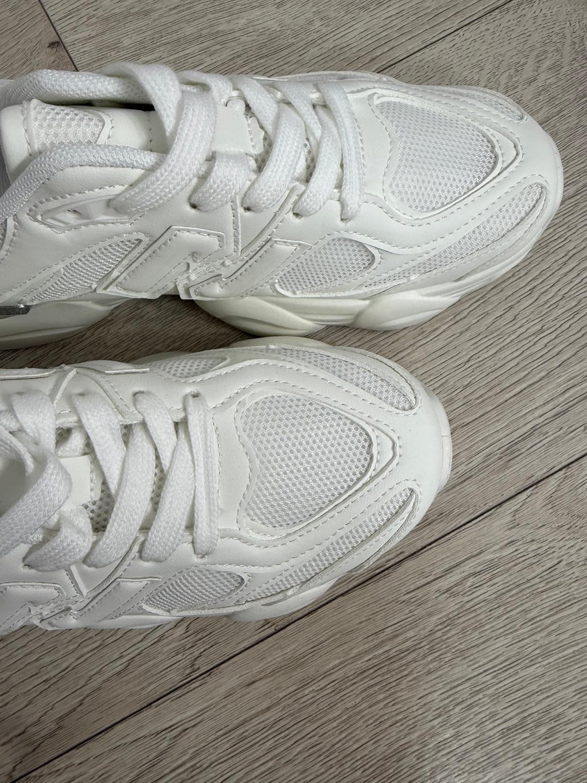 DEPORTIVAS N BLANCAS