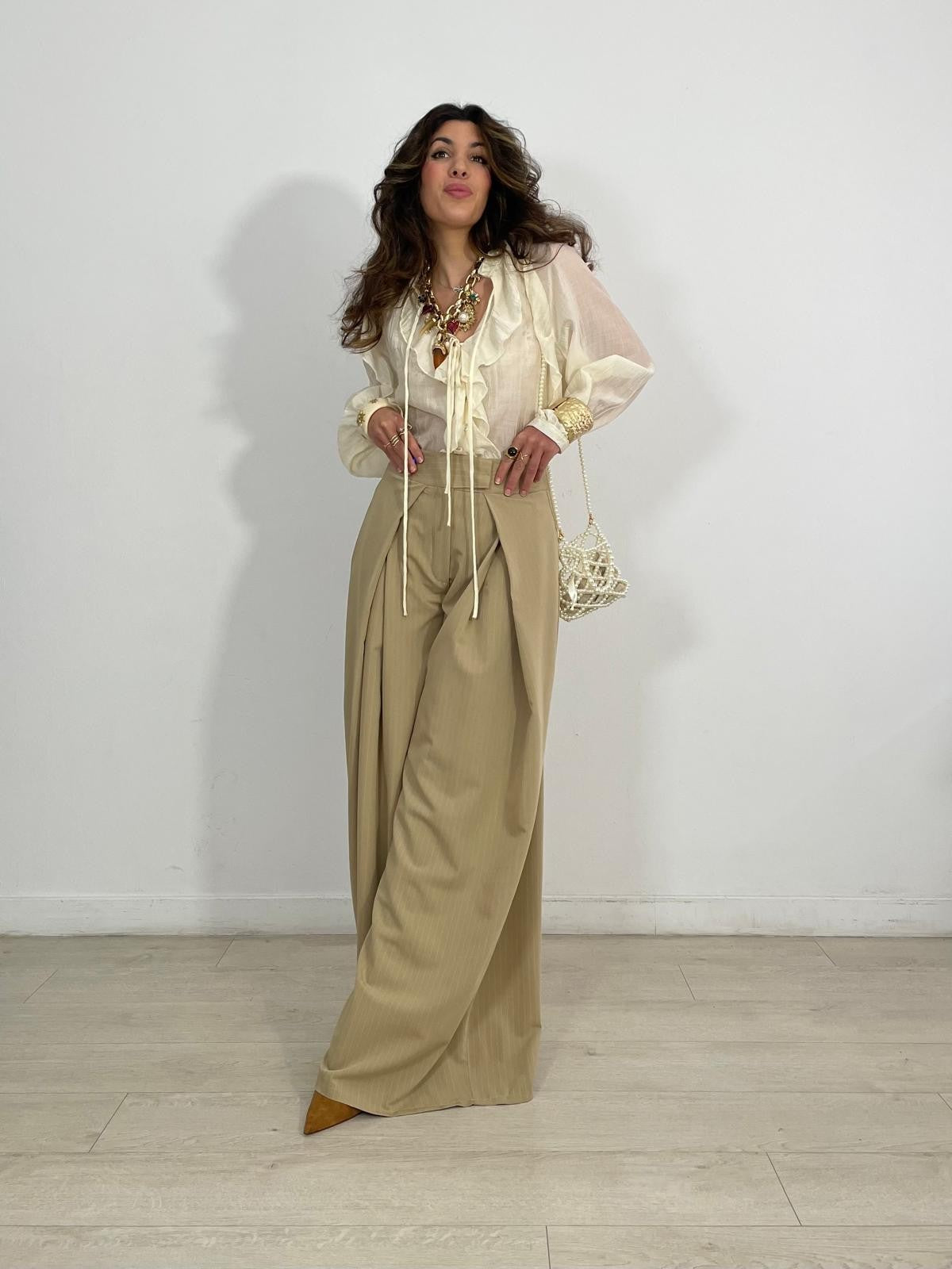PANTALON PLIEGUES Y RAYAS