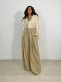 PANTALON PLIEGUES Y RAYAS