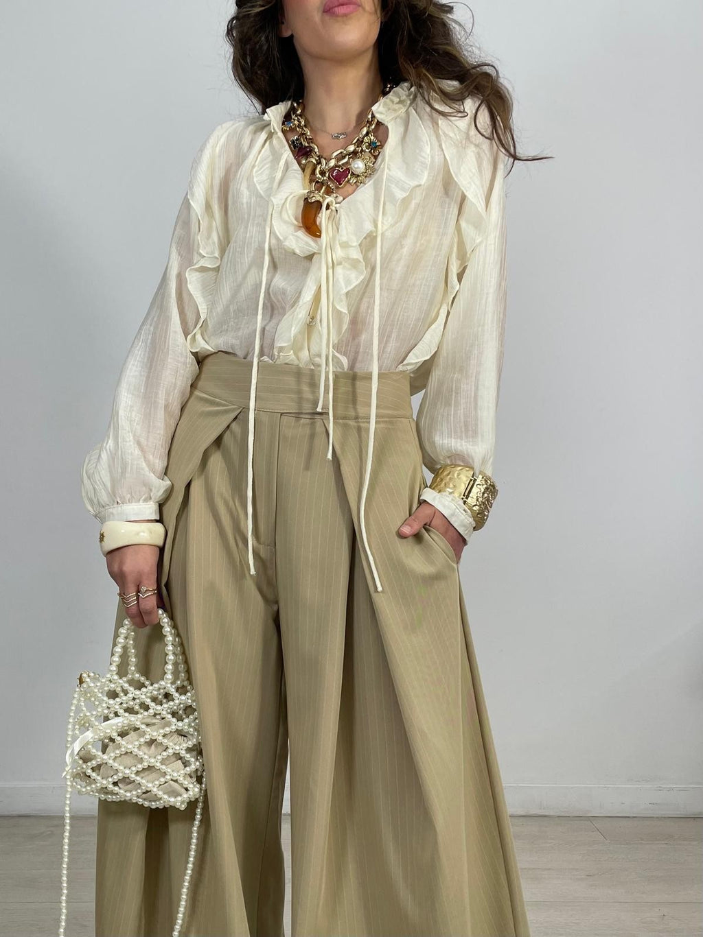 PANTALON PLIEGUES Y RAYAS
