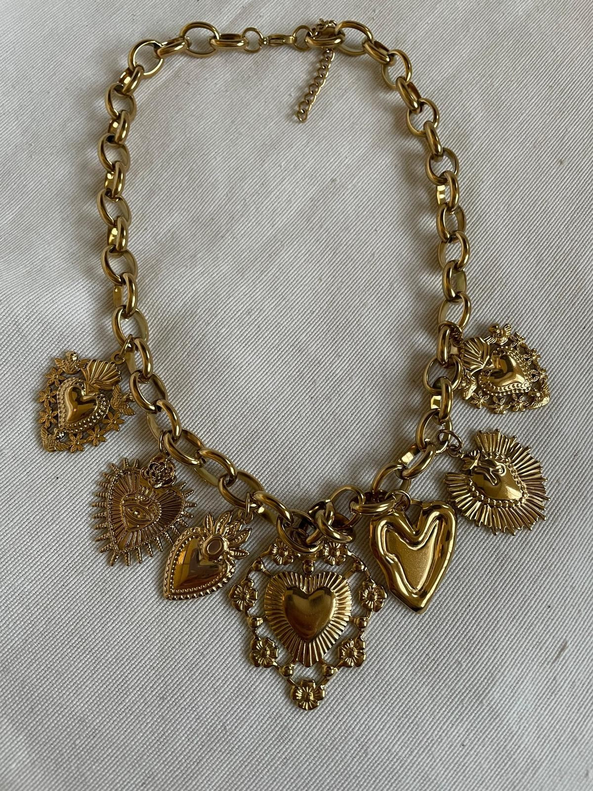 COLLAR 7 CORAZONES
