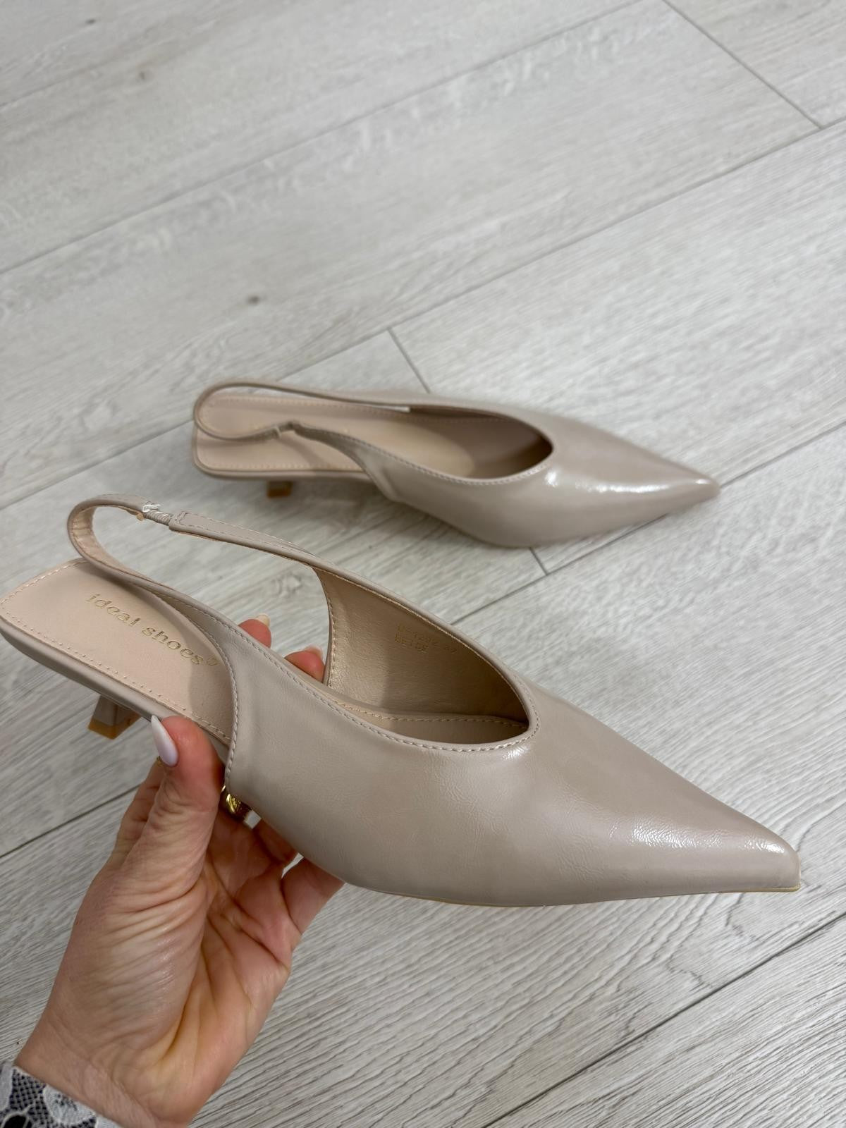 STILETTOS NUDE