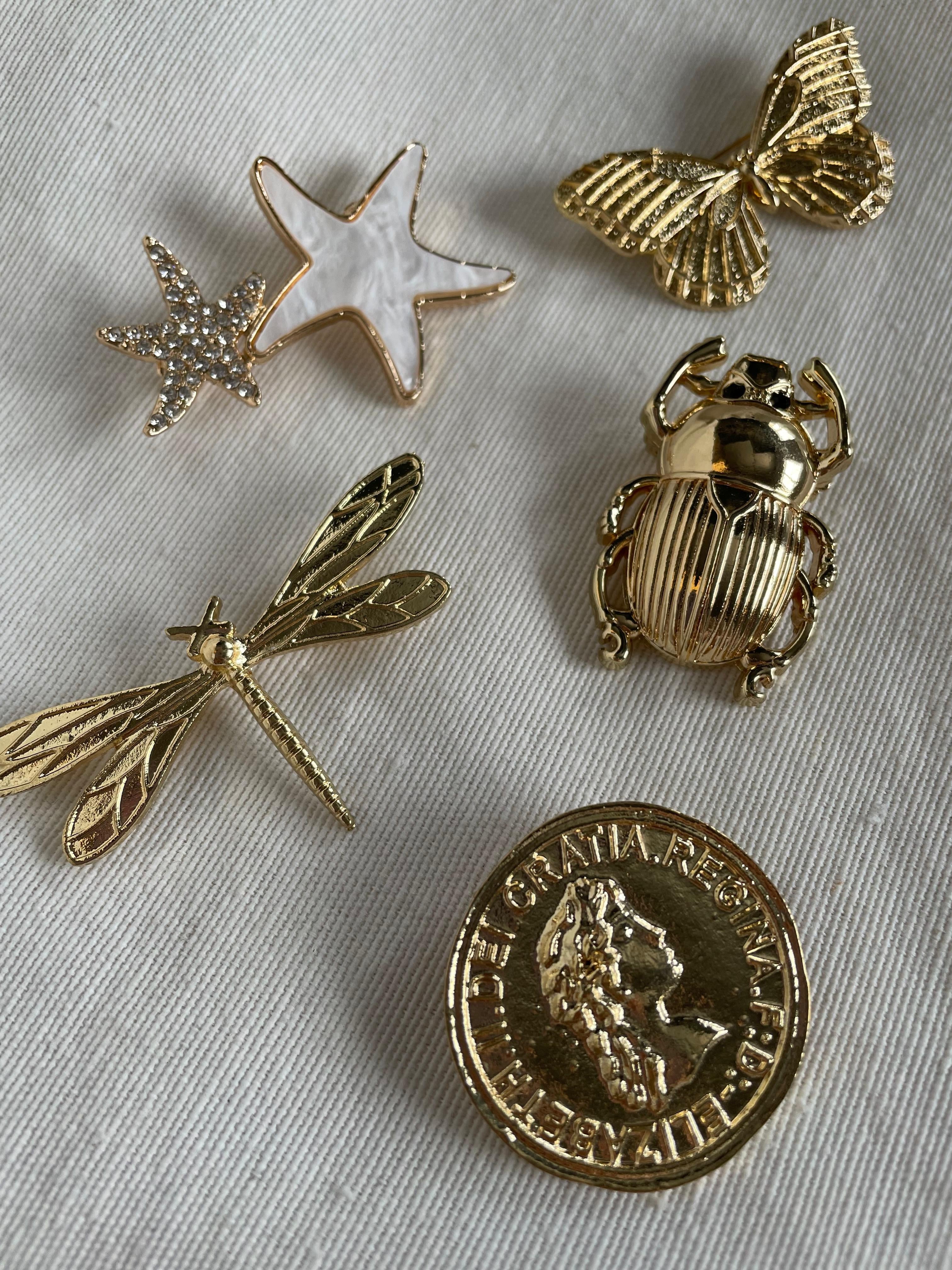 BROCHES
