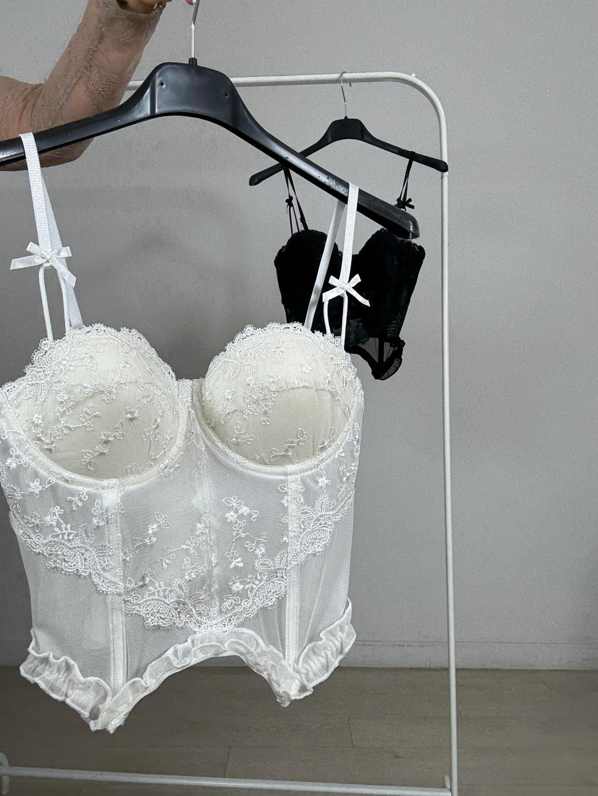 TOP CORSET ENCAJE Y LAZOS