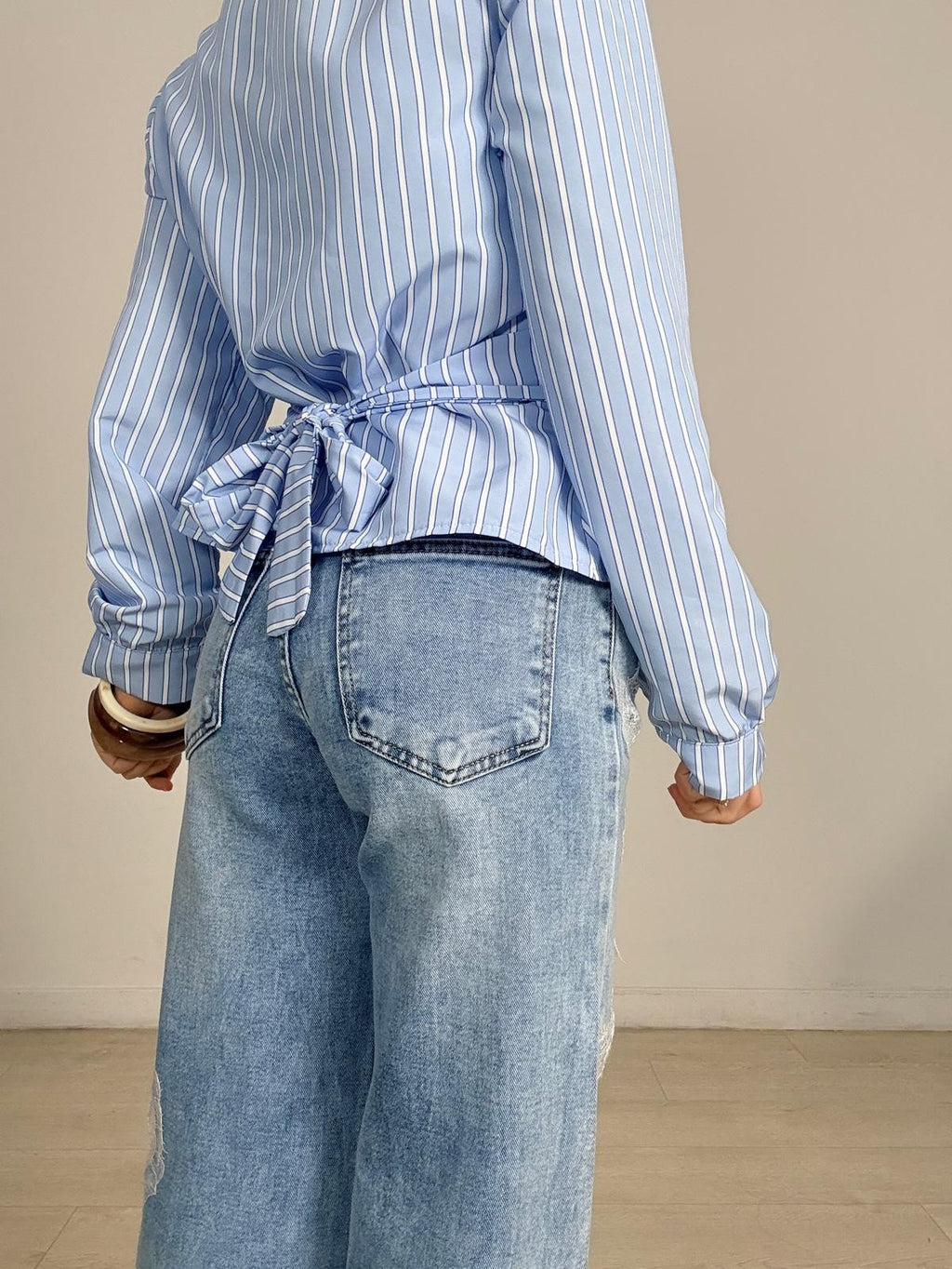 CAMISA RAYAS + LAZO ESPALDA