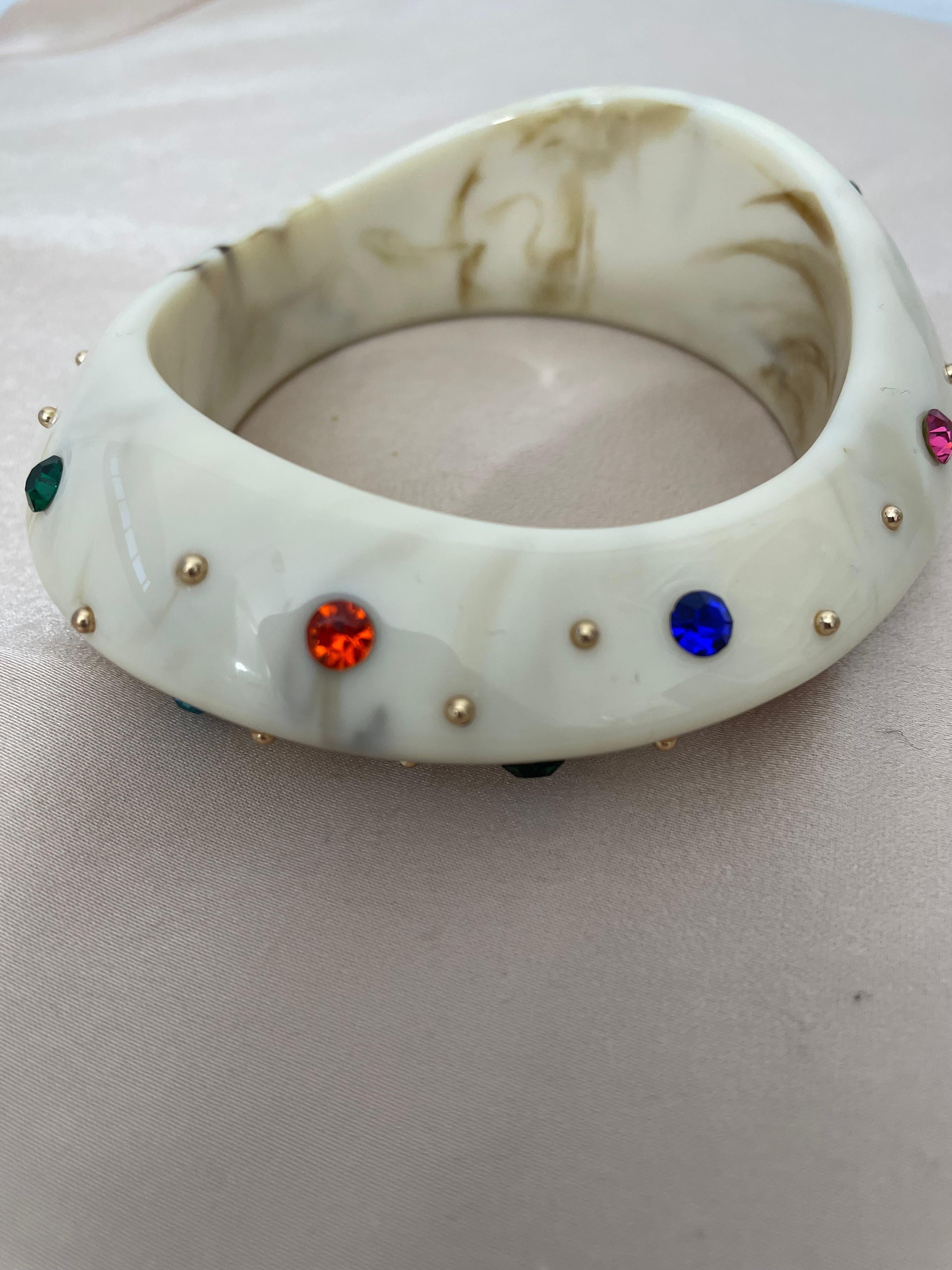 PULSERA TACHAS COLORINES