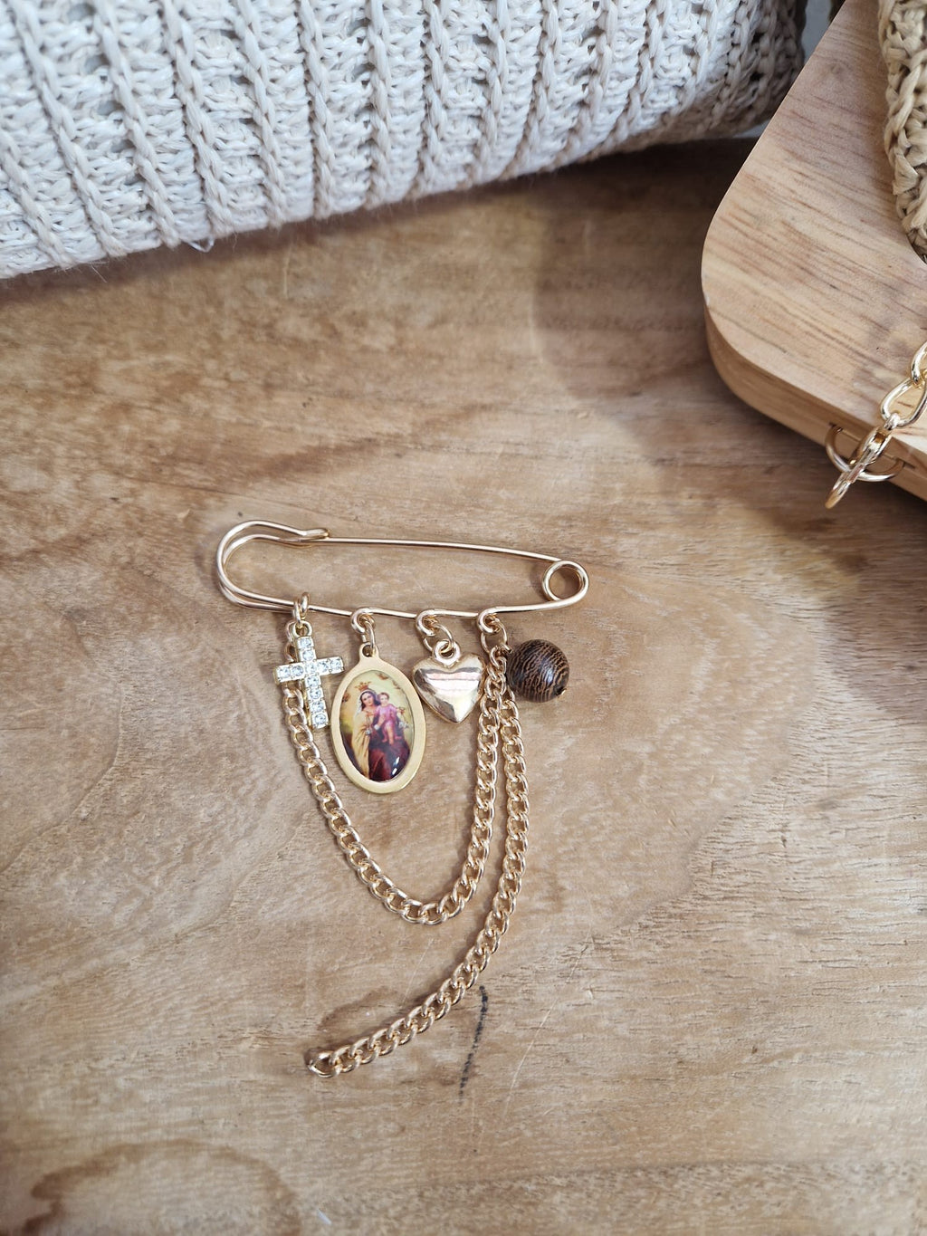 BROCHE VIRGEN DEL CARMEN
