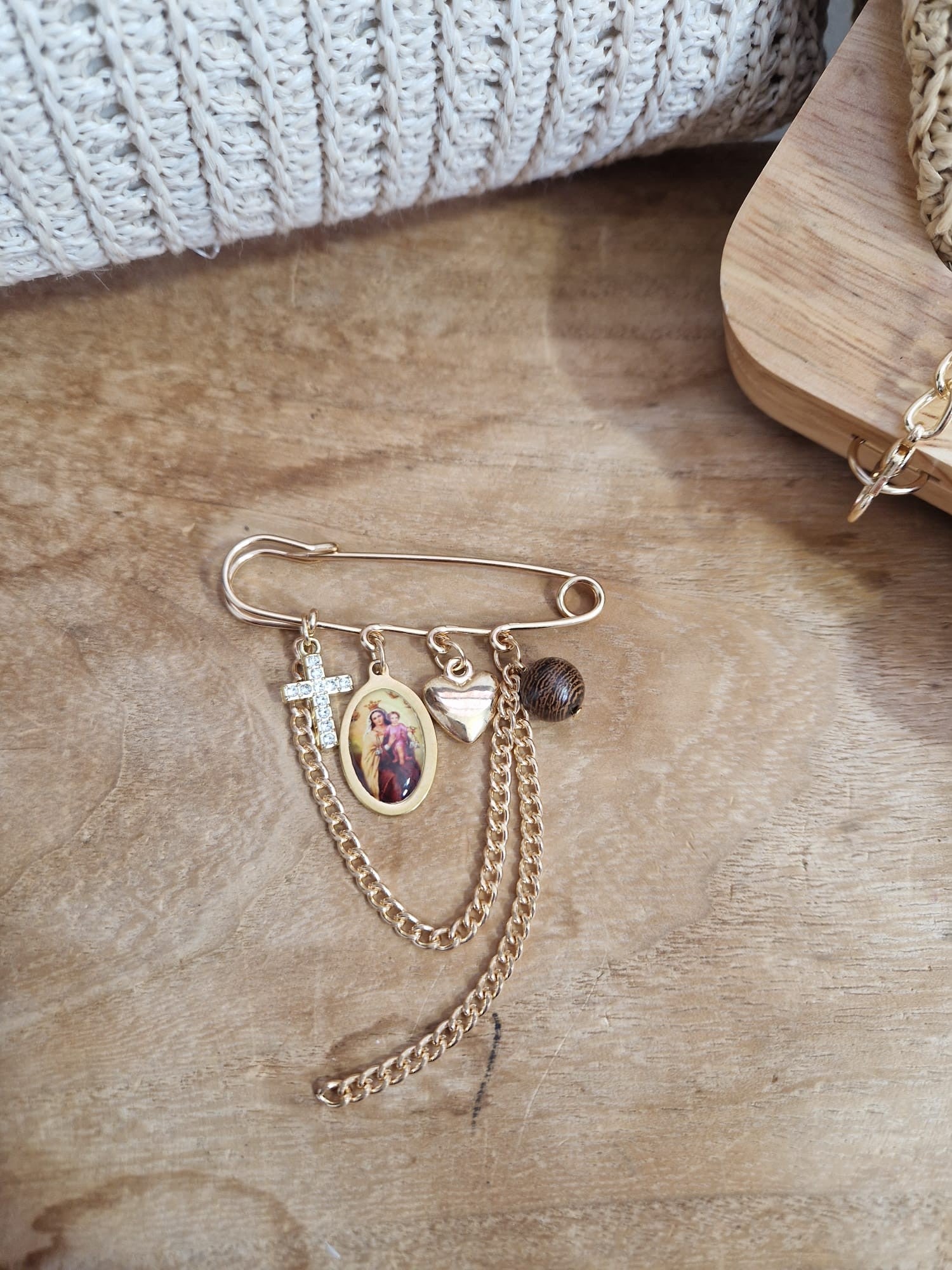 BROCHE VIRGEN DEL CARMEN