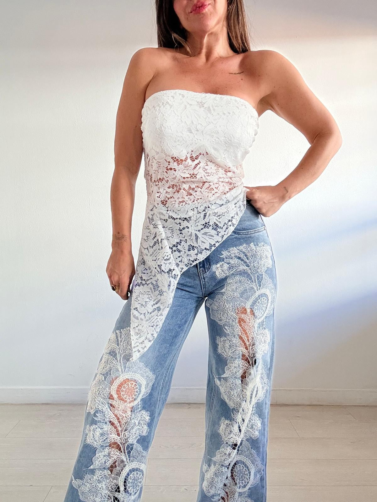 JEANS BORDADOS ENCAJE