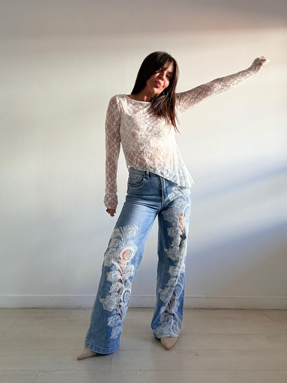JEANS BORDADOS ENCAJE