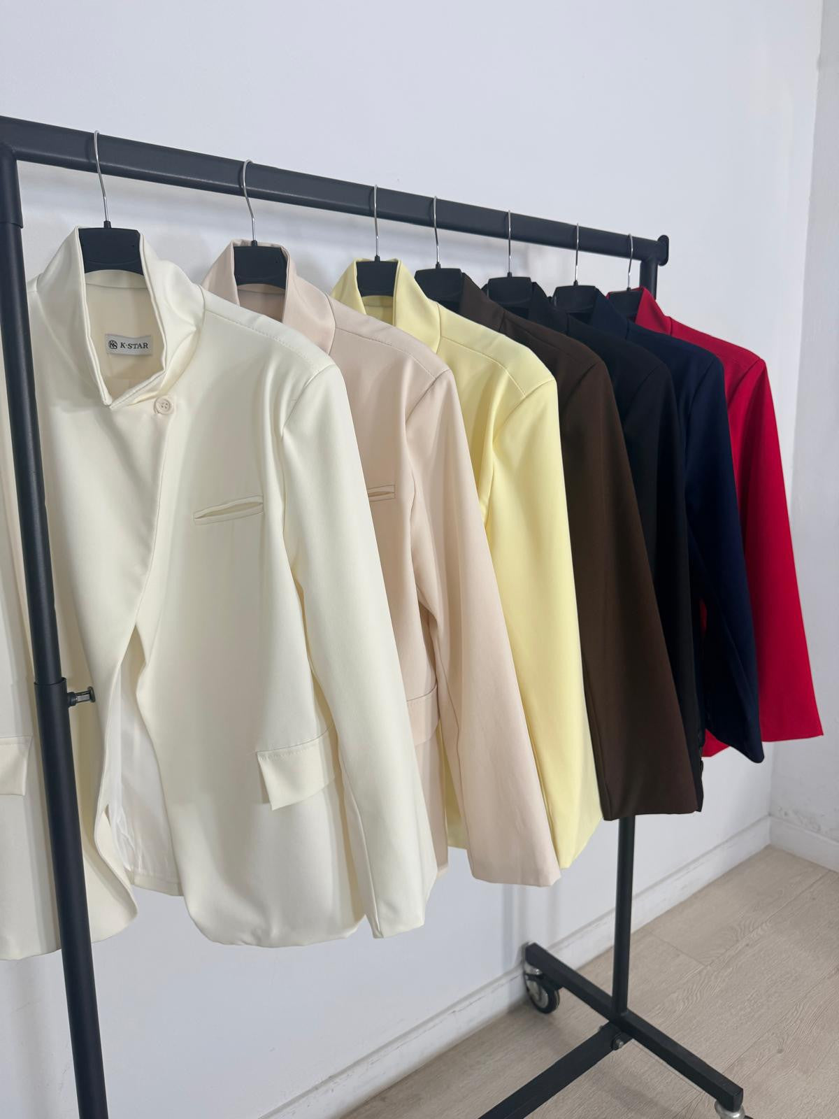CHAQUETA BOTÓN LATERAL