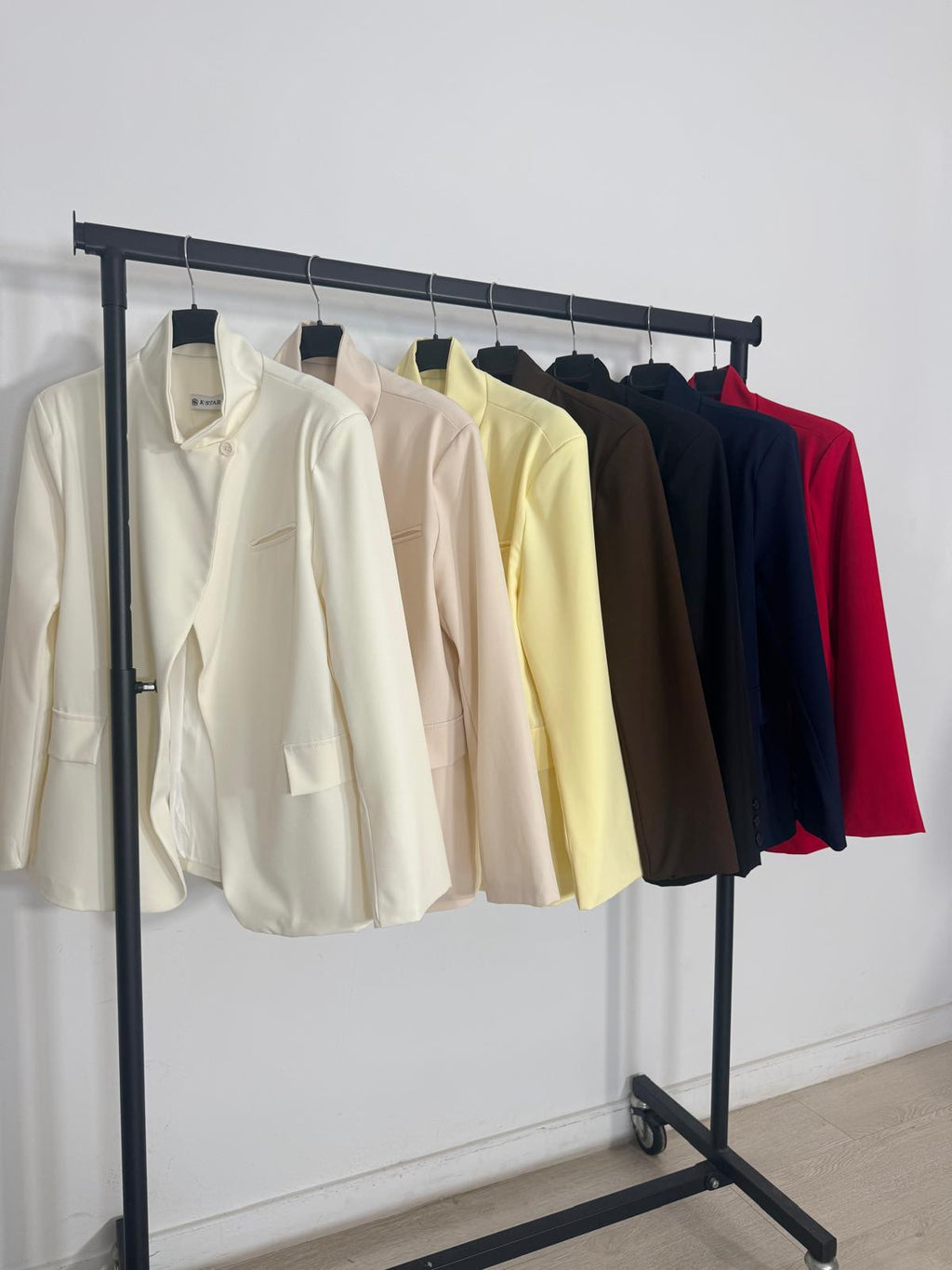 CHAQUETA BOTÓN LATERAL