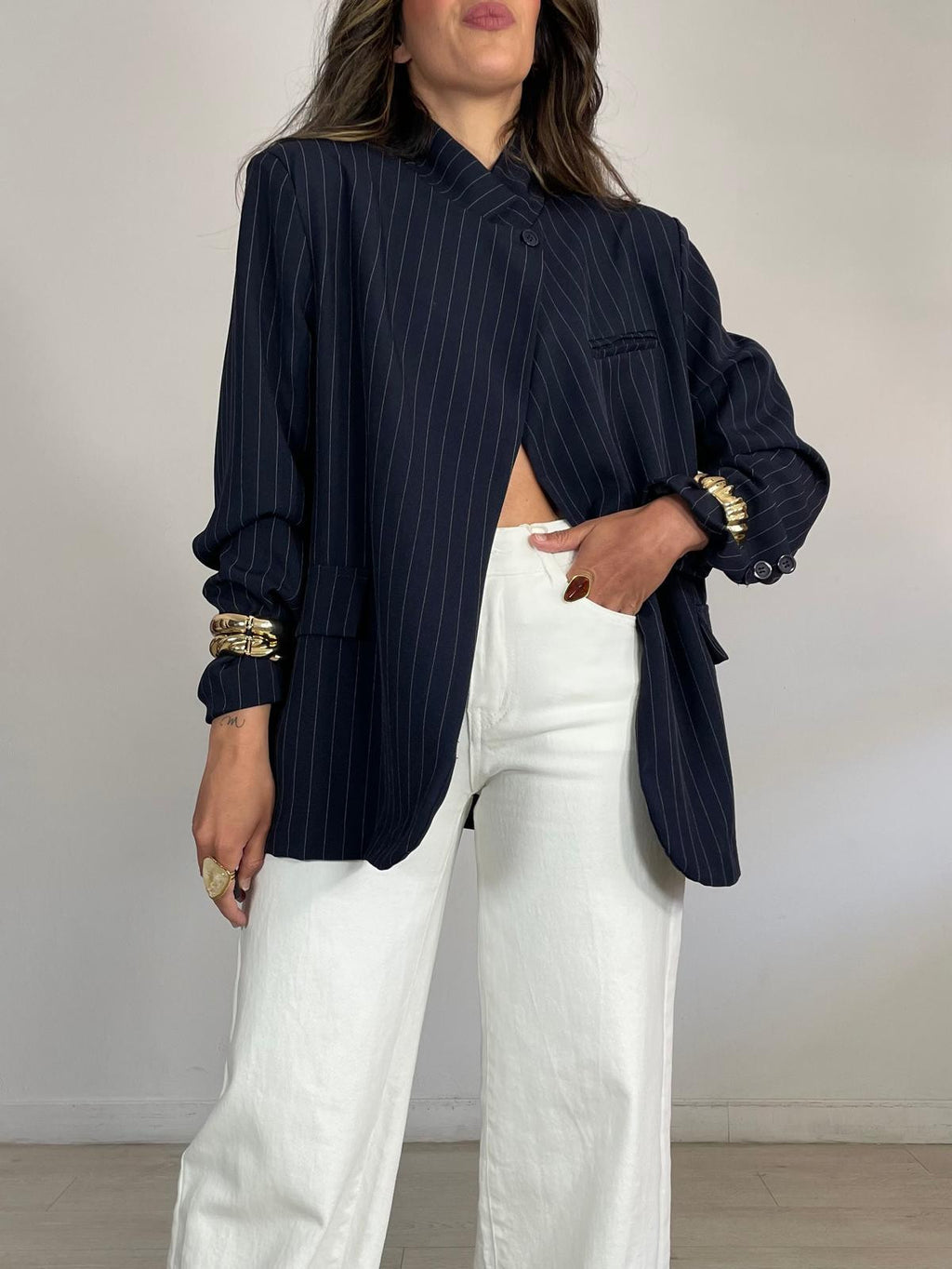 BLAZER RAYAS BOTÓN CUELLO