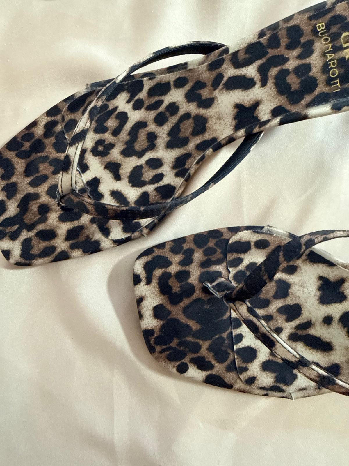 SANDALIA TACONCITO LEOPARDO