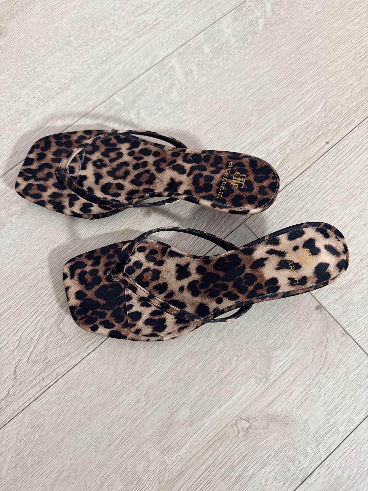 SANDALIA TACONCITO LEOPARDO