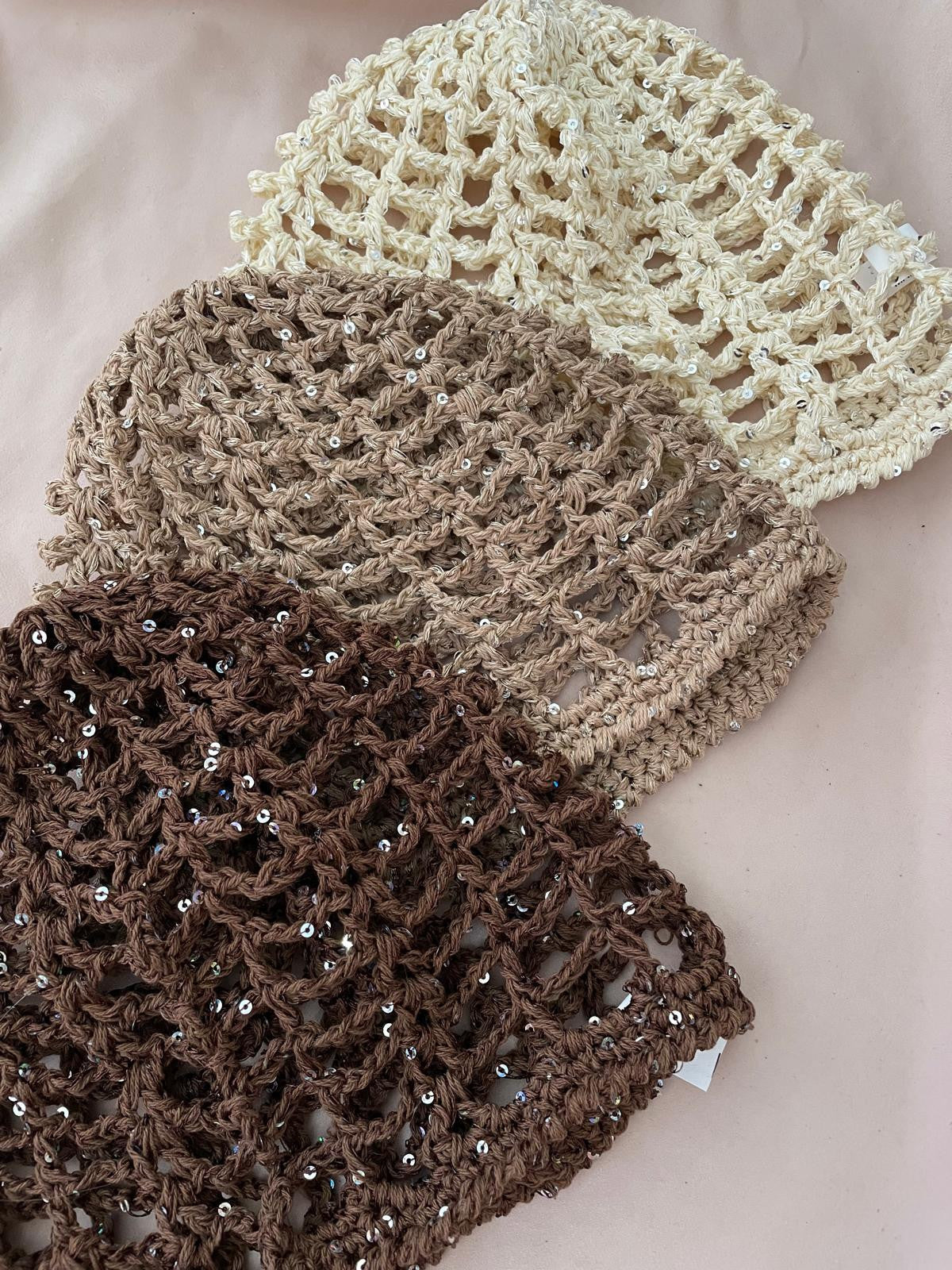 CASQUETE CROCHET LENTEJUELAS