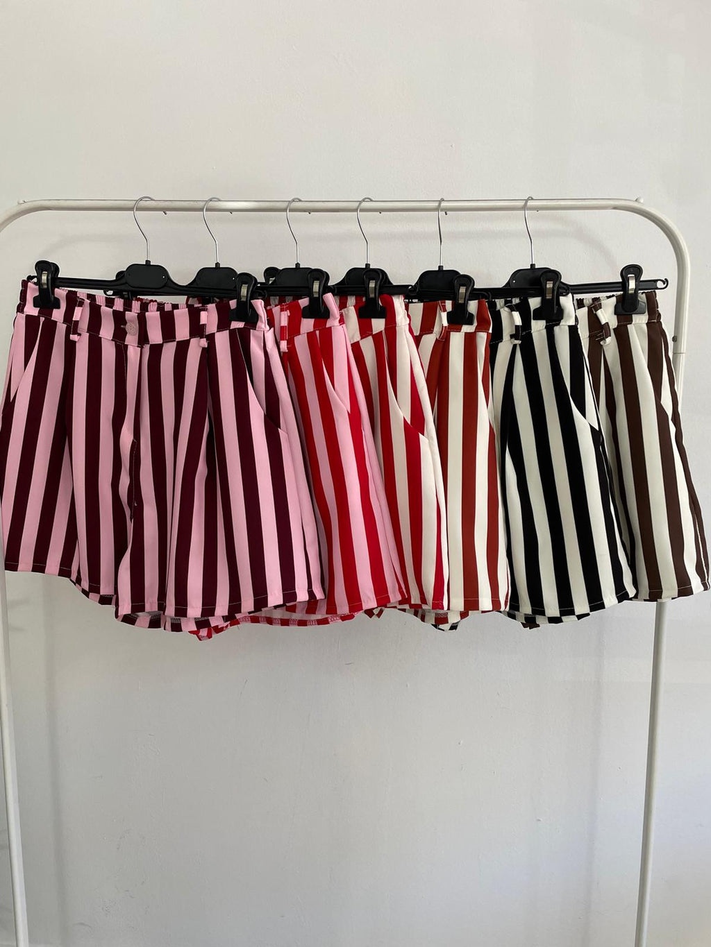 SHORT RAYAS