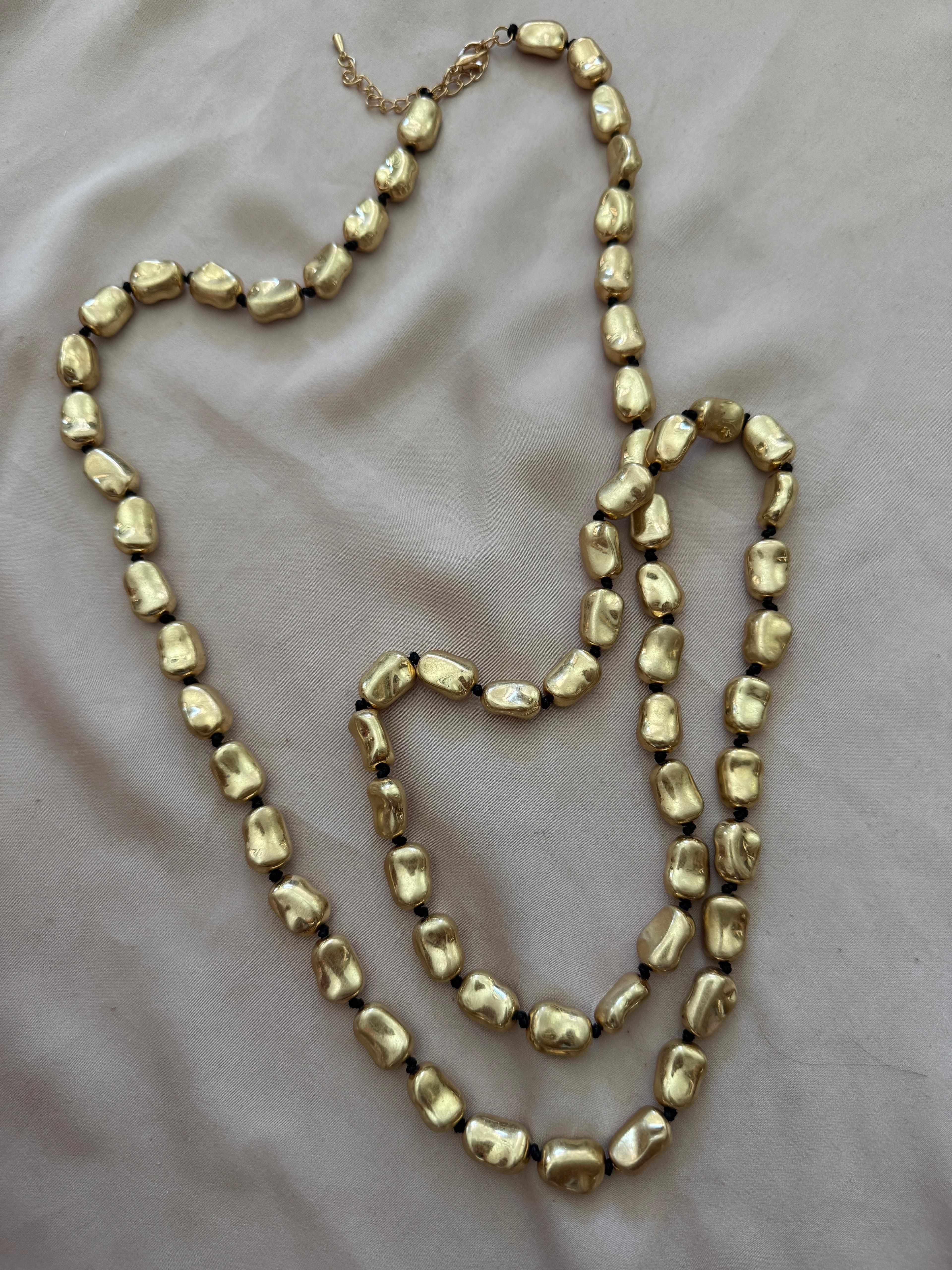 COLLAR LARGO CUENTAS ORO
