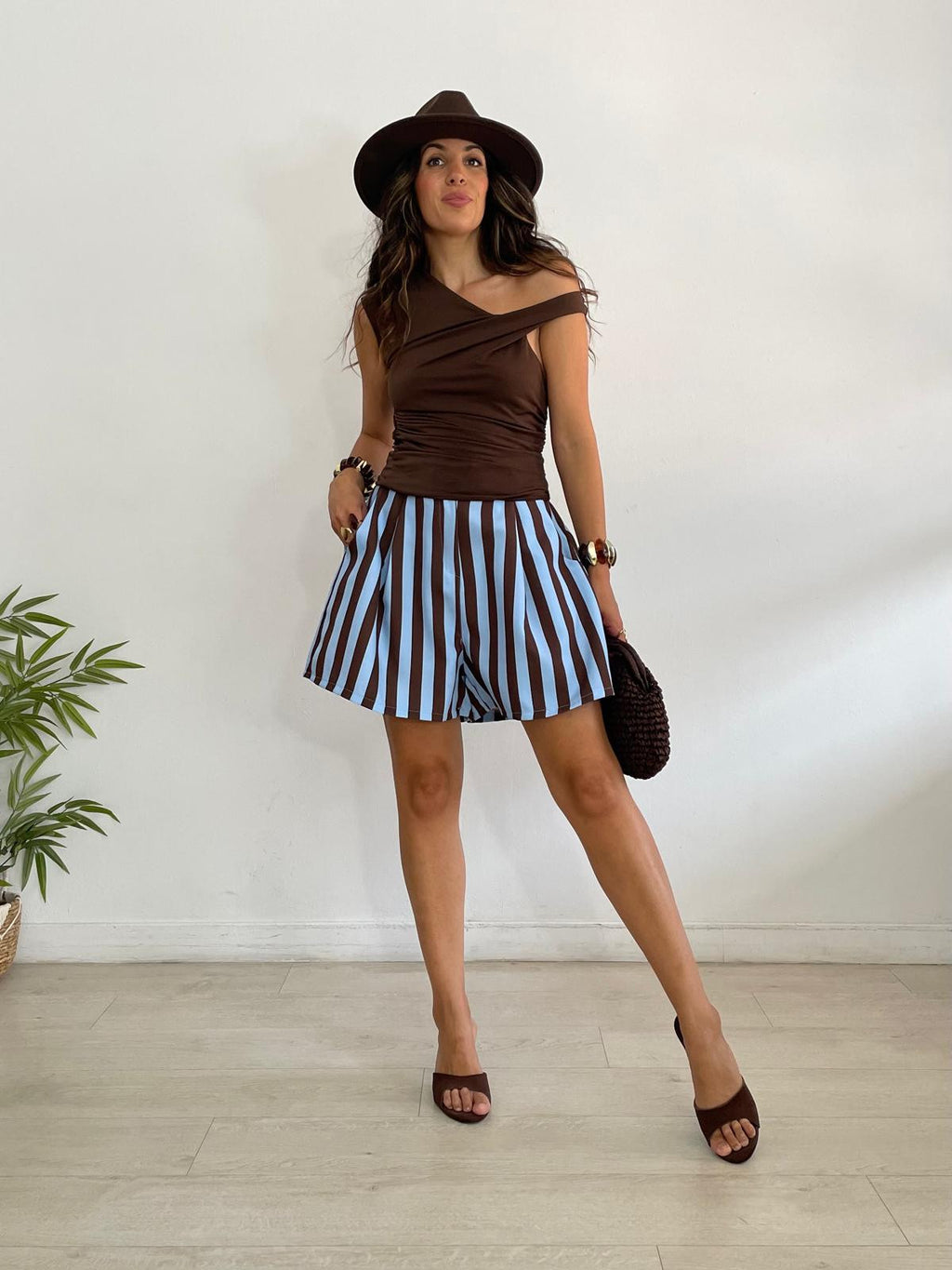 SHORT RAYAS