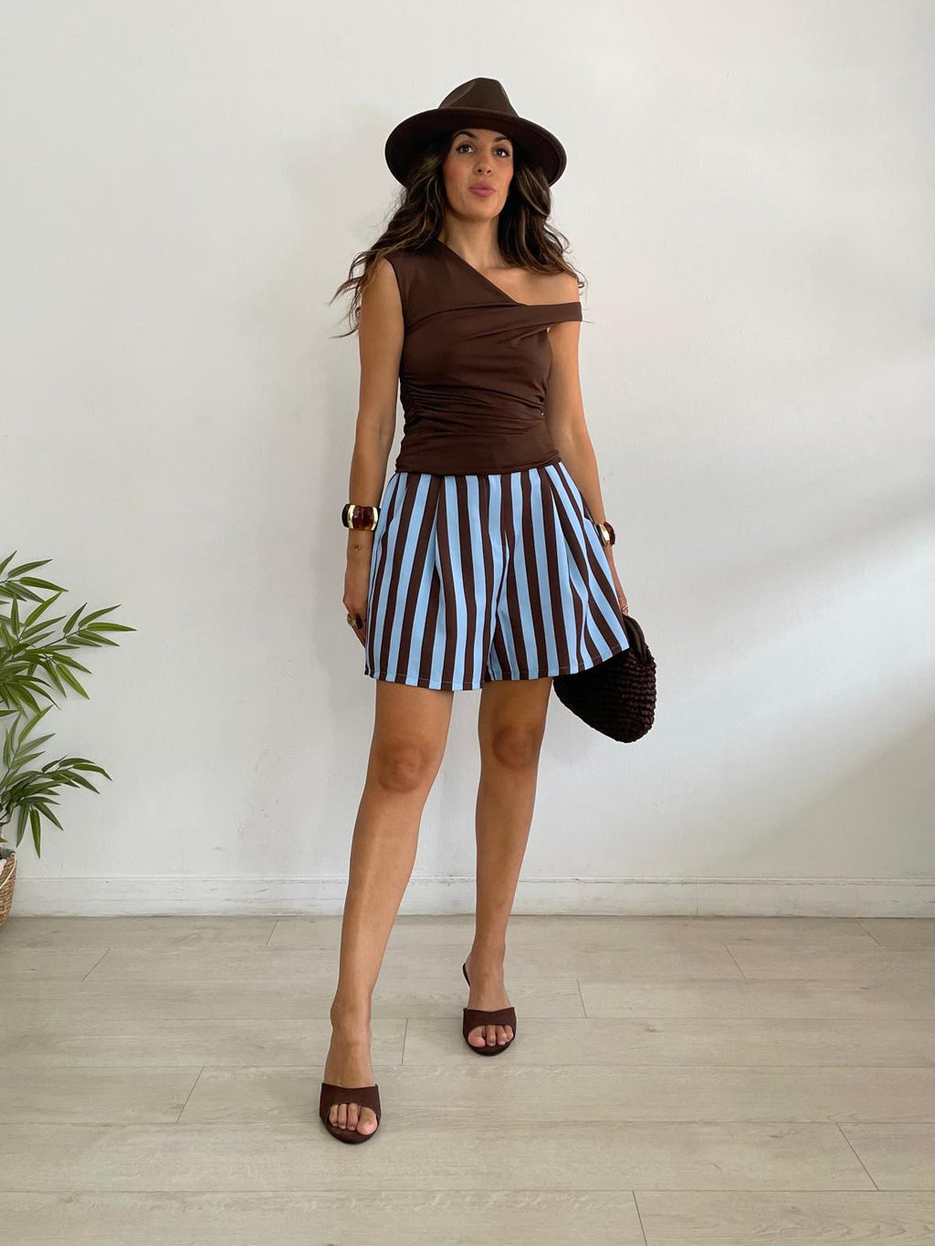 SHORT RAYAS
