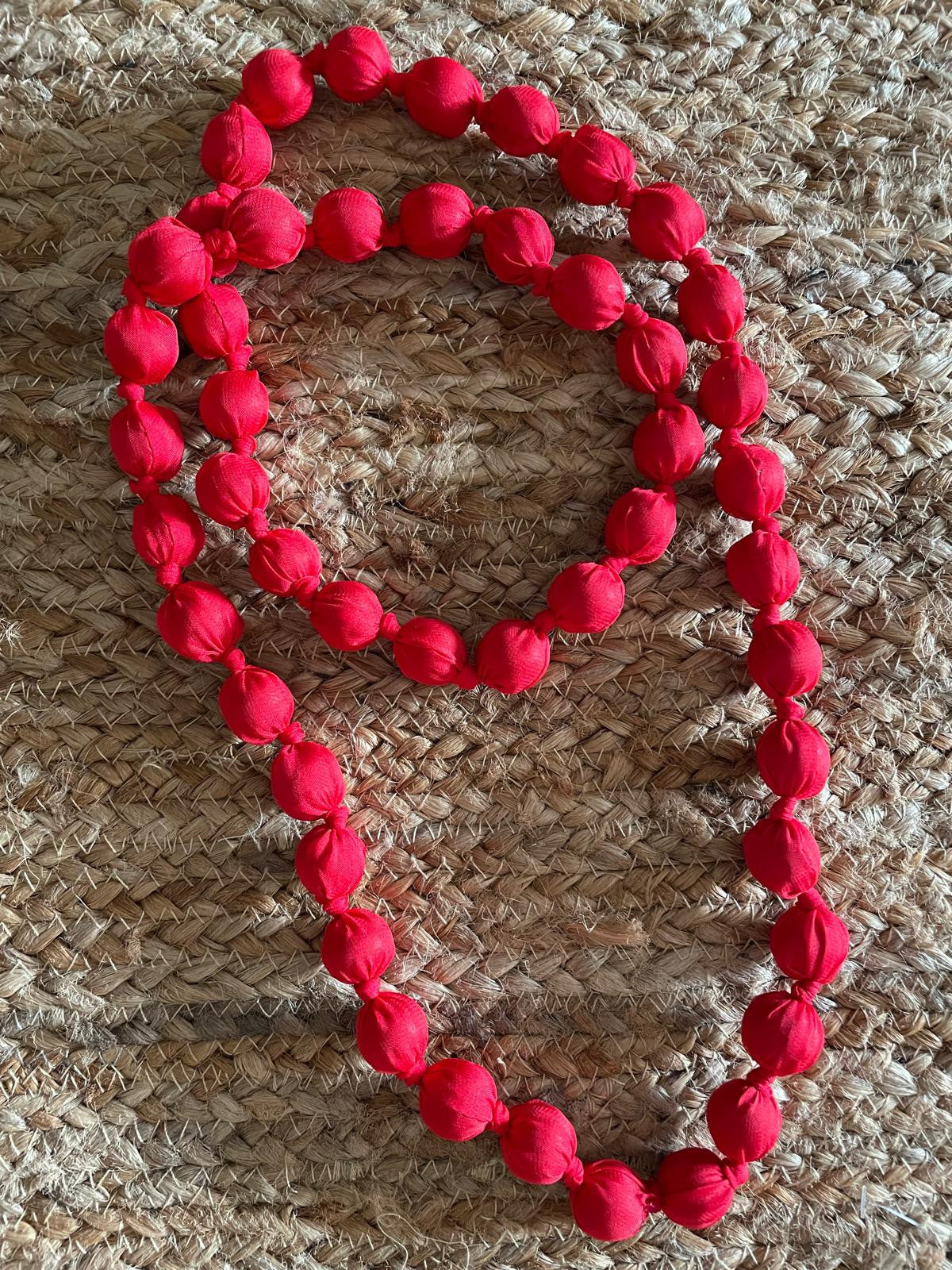 COLLAR LARGO BOLAS ROJAS
