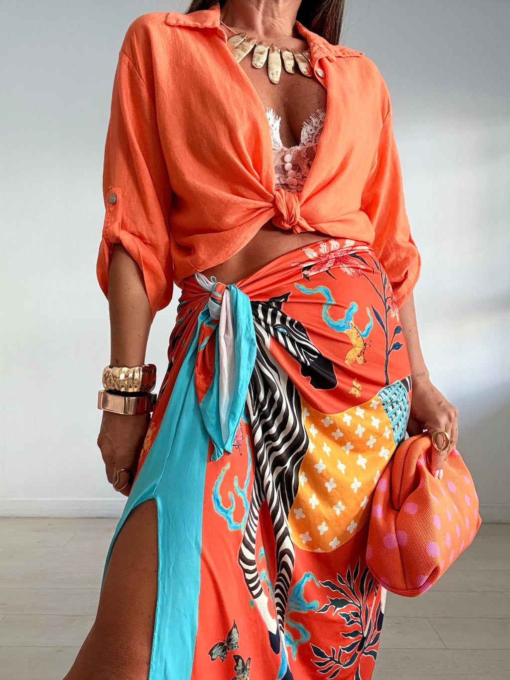 BLUSA ABOTONADA ANUDADA LINO